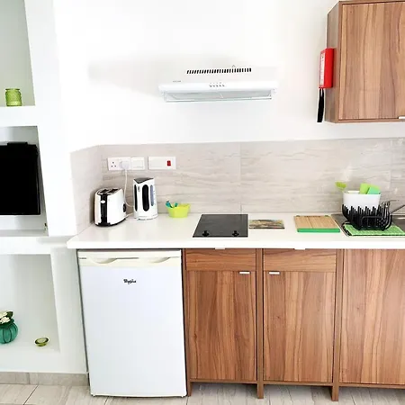 Rainbow Apartment *